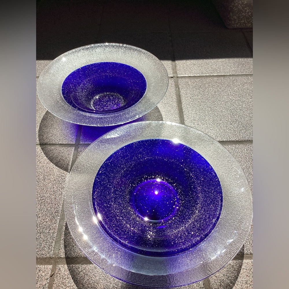 Set of 2 Art Glass Bowls
